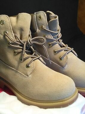 NIB CAPE ROBBIN REAL Suede Lace-Up Boots Tan SZ. 7.5 "ALECIA"